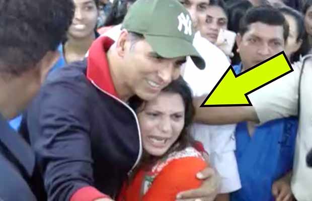 Watch Video: Akshay Kumar’s Female Fan Cries For A Selfie With The Actor, Here’s What Happened Next!