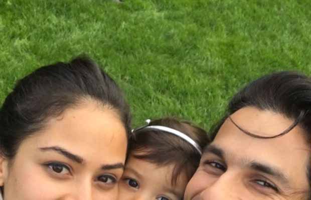 Photo Alert! Shahid Kapoor Shares Yet Another Adorable Picture With Mira And Misha!