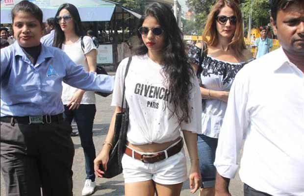 Guess How Much Is Suhana Khan’s White T-Shirt Worth?
