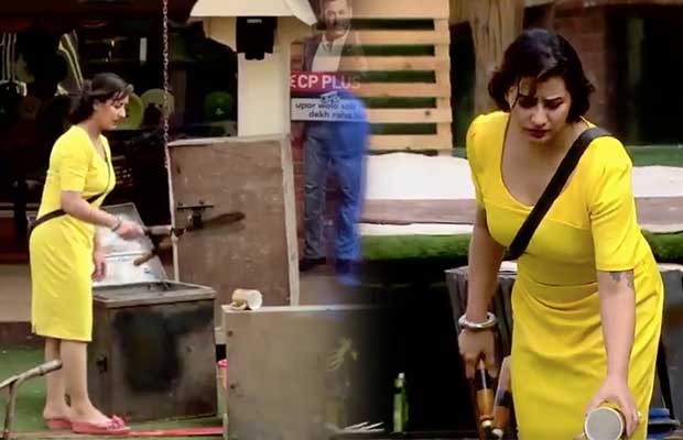 Bigg Boss 11: Shilpa Shinde BREAKS Hina Khan’s Favourite Mug, Here’s What Happened Next- Watch