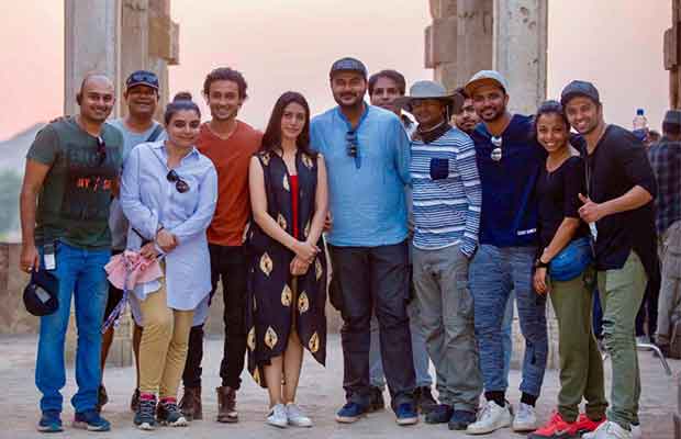 Team Loveratri All Smiles In This New Picture From Sets