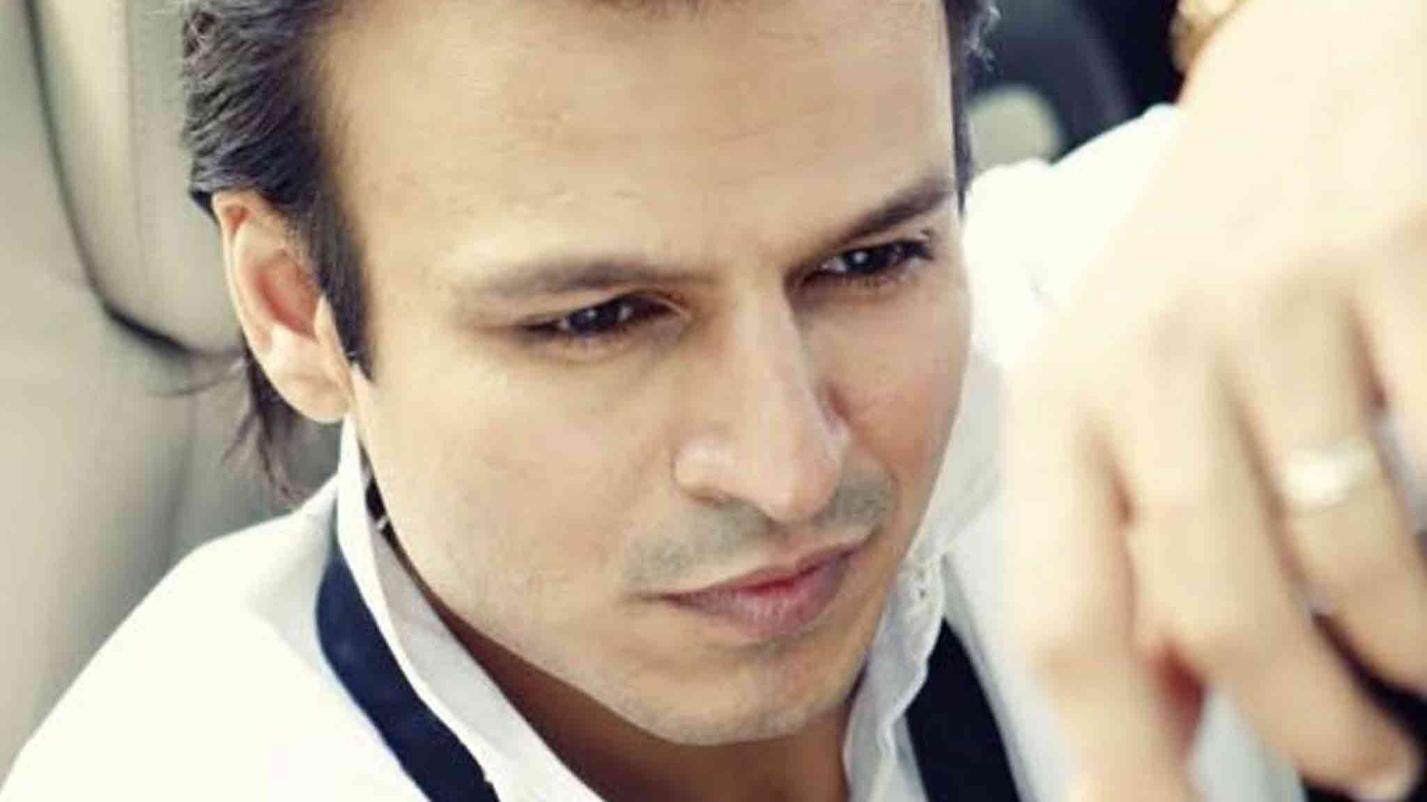Anupam Kher Lauds Vivek Anand Oberoi’s Charitable Work!