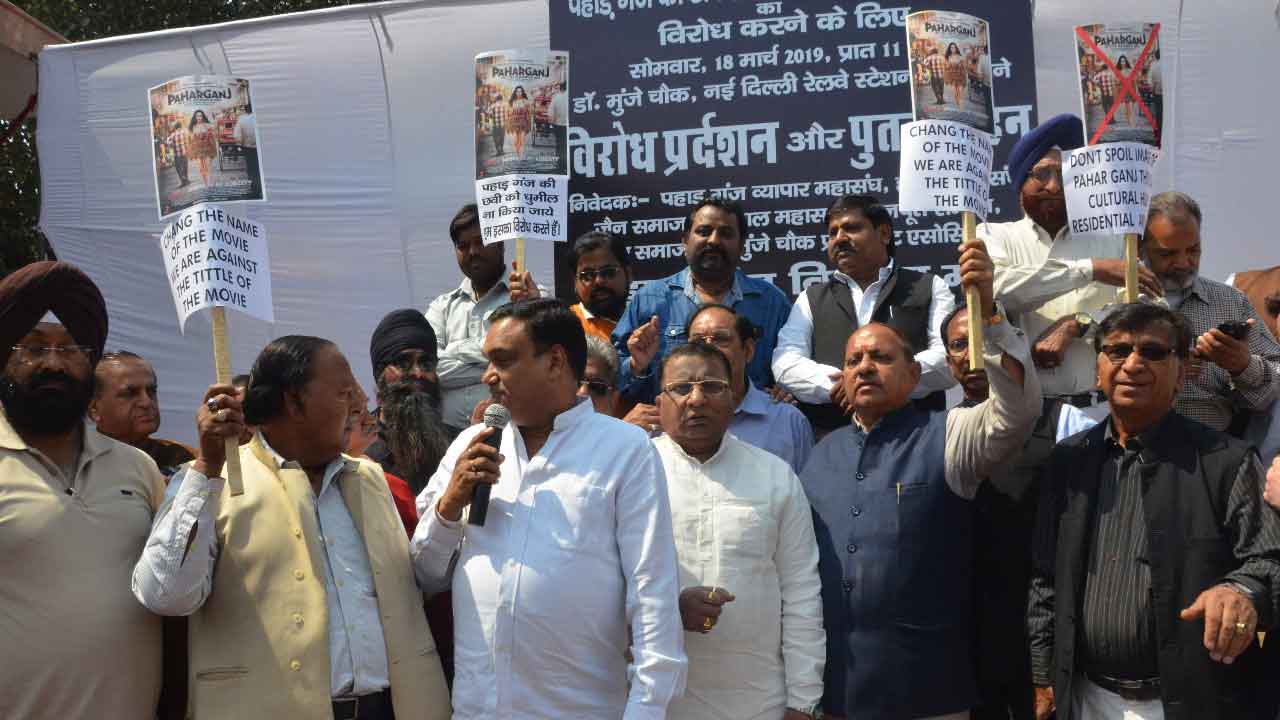 Residents And Traders Demand Ban On The Film Paharganj