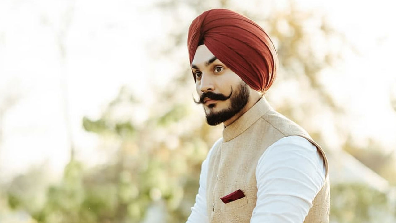 Meet Santwinder Singh Waraich, A Sikh Fashion Blogger Who Is Taking The Social Media By Storm