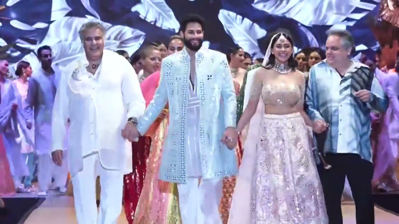 Videos : Unveiling Of Abu Sandeep Two Collections Mard Showstopper Siddhant Chaturvedi 2nd Asal Showstopper M
