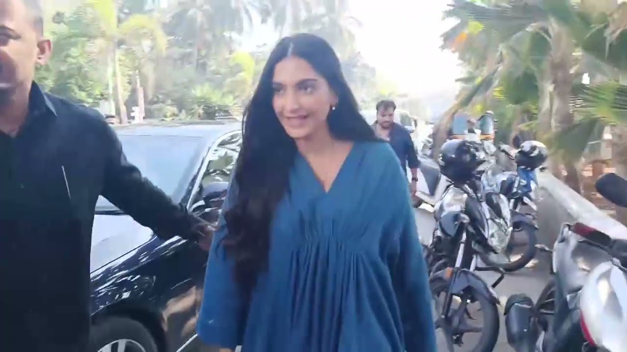 Videos : Sonam Kapoor Spotted At Bandra