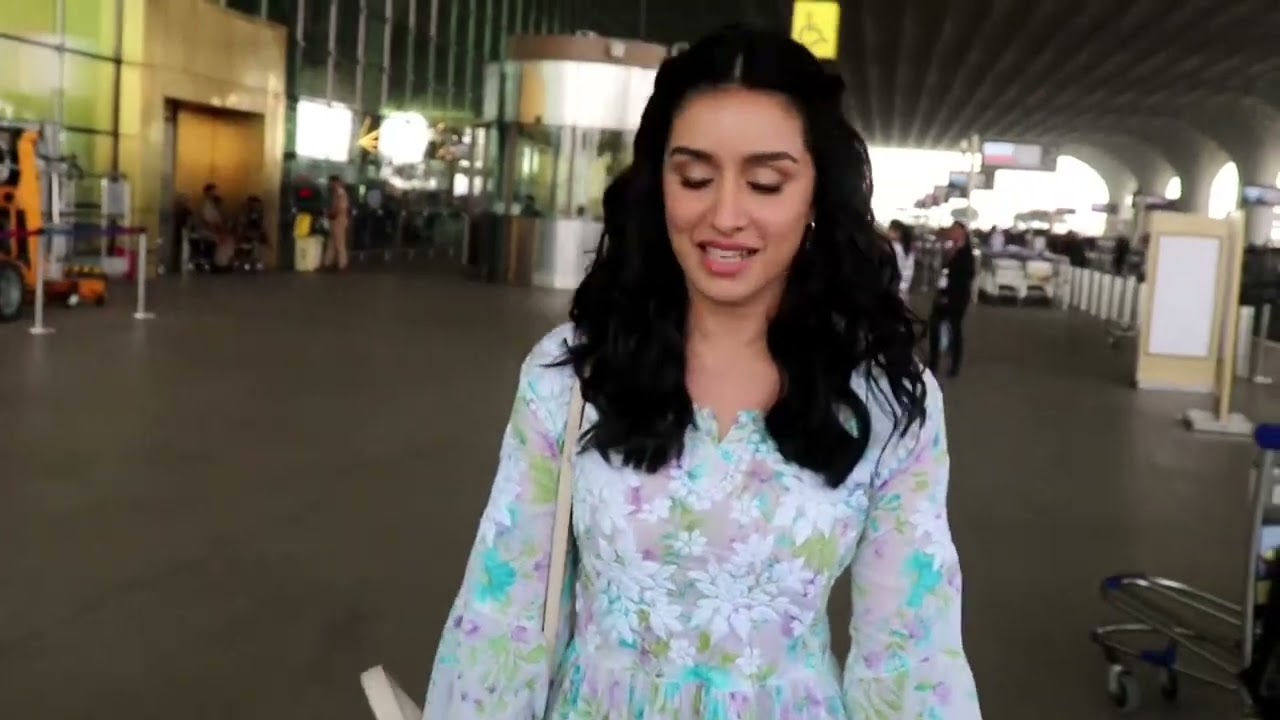 Videos : Shradha kapoor spotted at airport departure