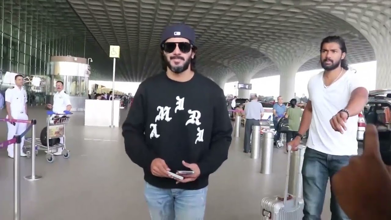 Videos : Dulquer Salmaan Spotted At Airport Departure