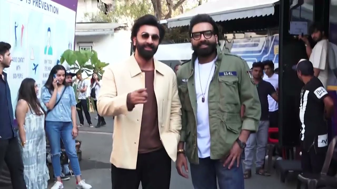 Videos : Ranbir Kapoor And Kapil Sharma, Spotted At Film City