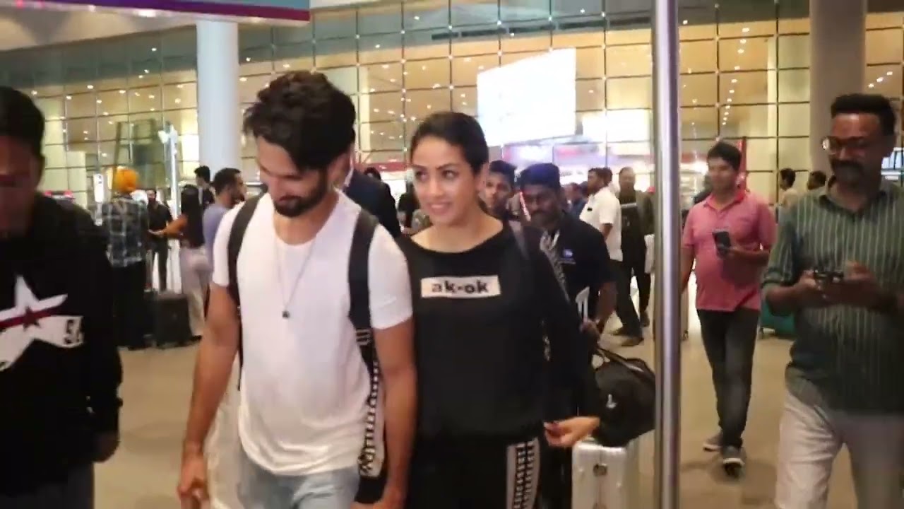 Videos : Shahid Kapoor With Wife Mira Back From Jaisalmer At Airport Arrival