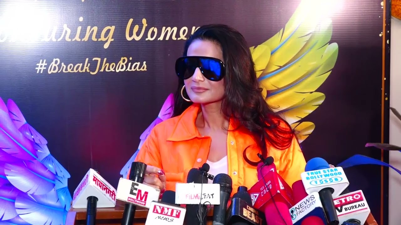 Videos : Ameesha Patel Attends Times Applaud Women Iconza Award 2023