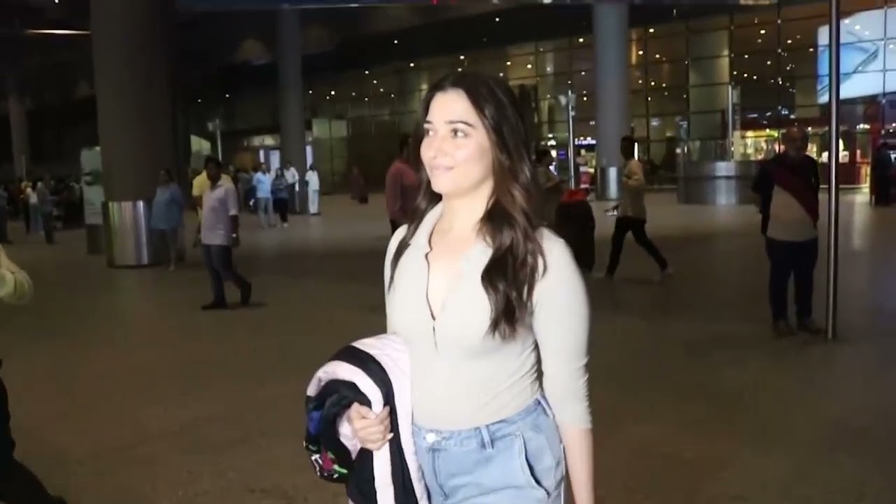 Videos : Tamanna Bhatia Spotted At Airport Arrival